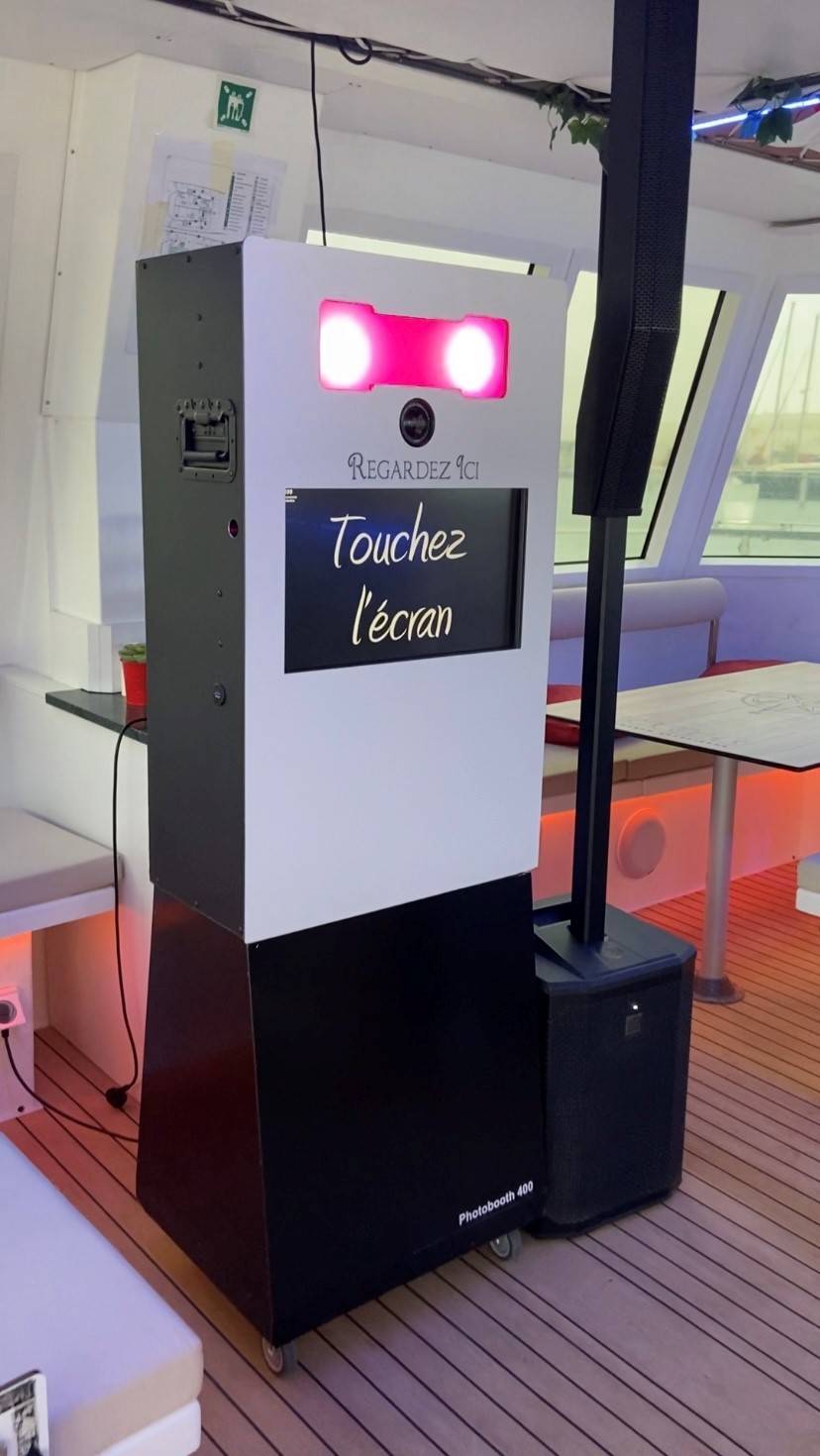 Location d'un photobooth à installer sur une péniche à La Grande Motte, dans l'Hérault